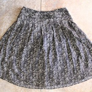 Apt 9 Back & White Flared Printed Skirt